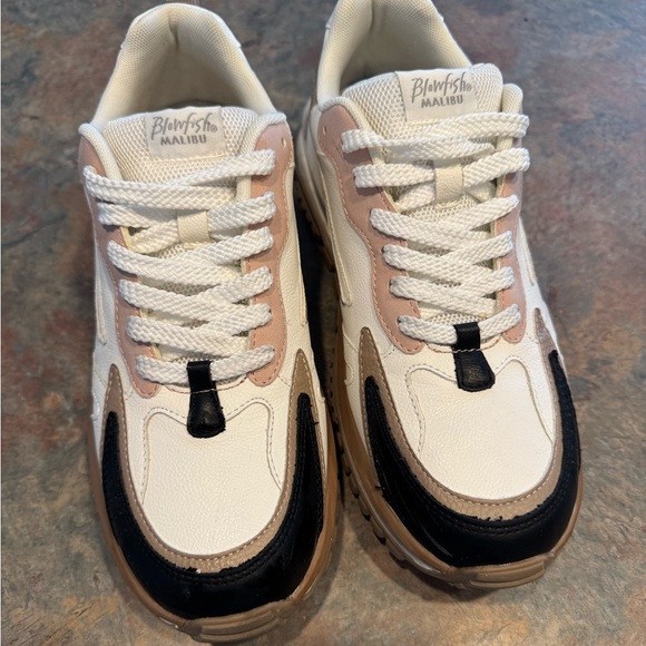 Blowfish Malibu Athletic Retro Sneaker - Picture 5 of 7